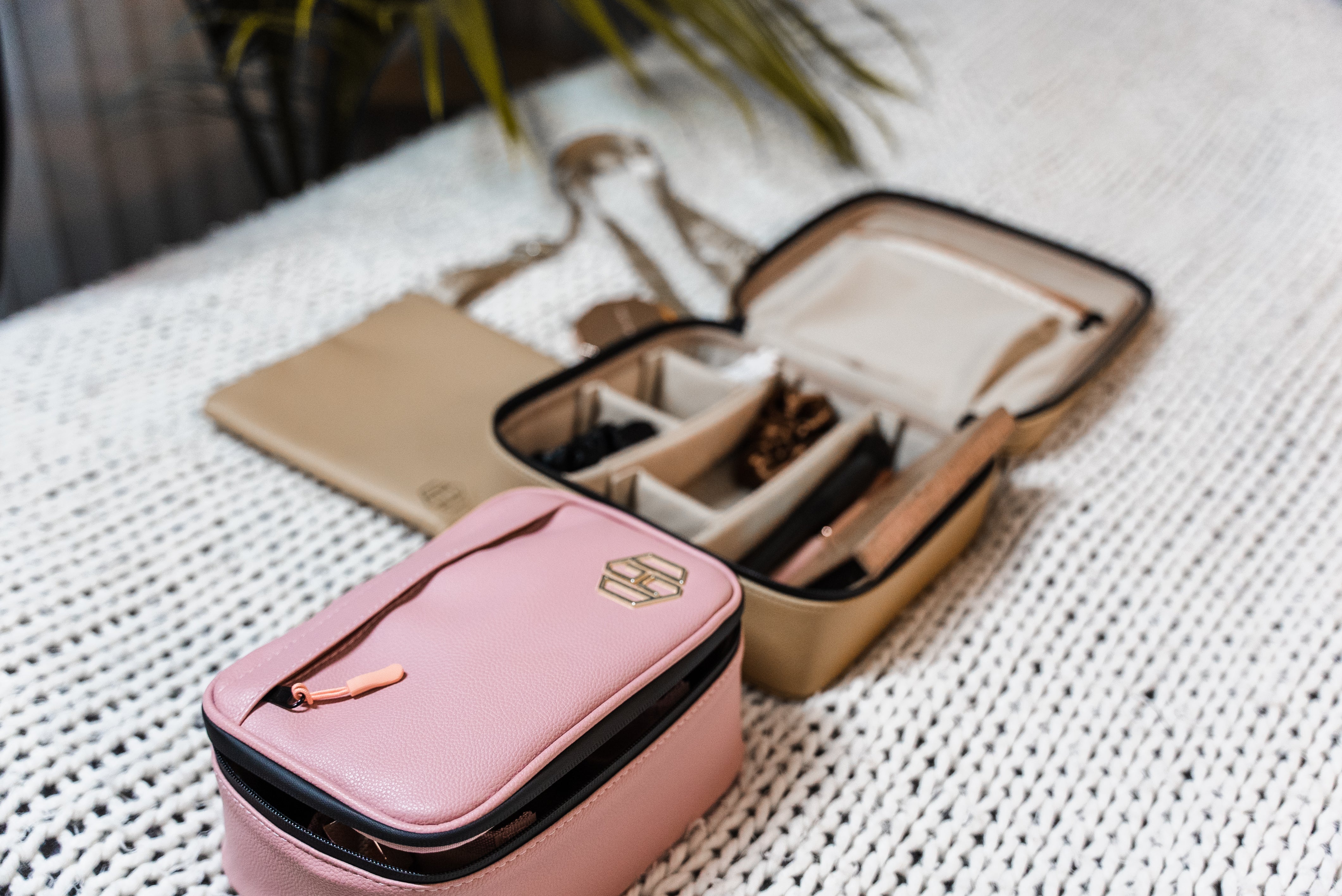 Medium Leather Case - Pink – Hush Lifestyle